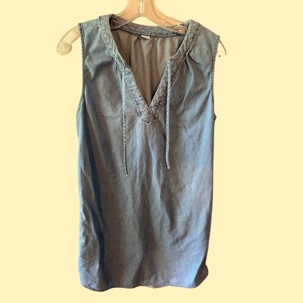 Old Navy Womens‎ Chambray Sleeveless Split Neck Tie Top Blue Denim Medium H0302